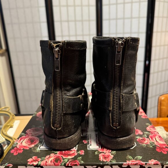 Frye Veronica Harness Short Boot Distressed Black Size 6 - Picture 2 of 2